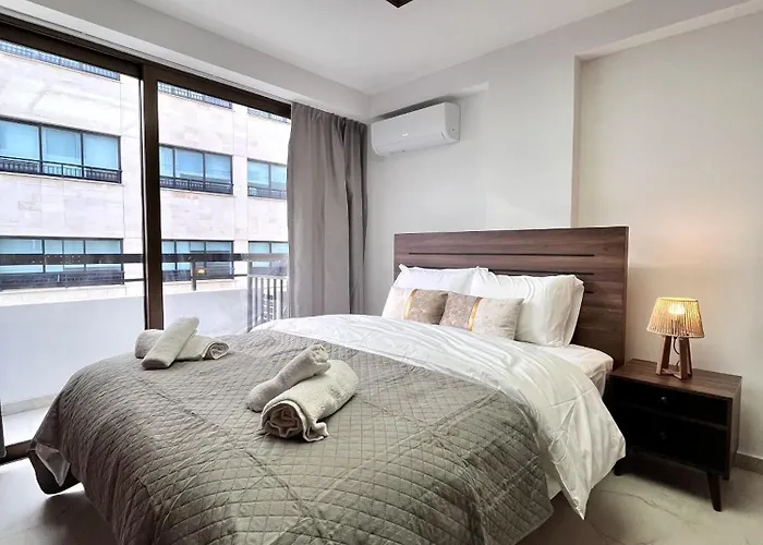 Finikoudes Nest 1 Appartement Larnaca