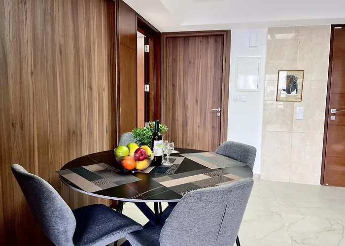 Apartment Finikoudes Nest 1 *