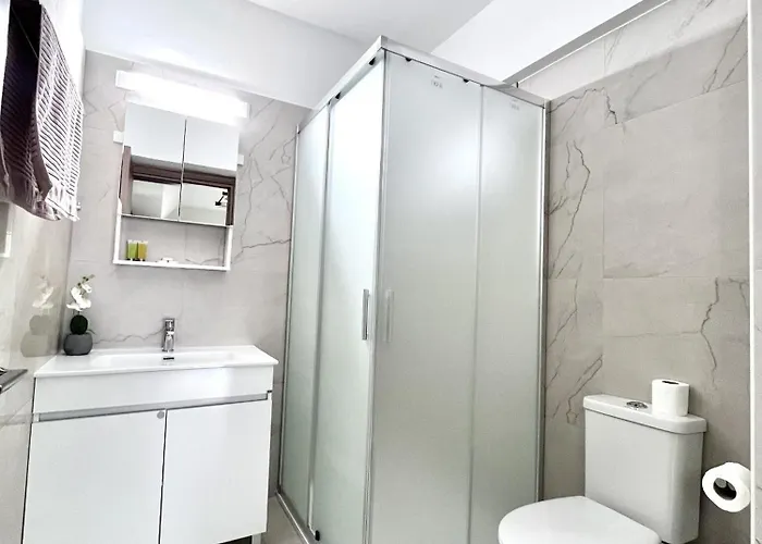 Apartment Finikoudes Nest 1 *