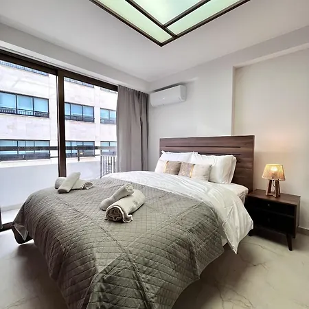 Finikoudes Nest 1 Appartement Larnaca
